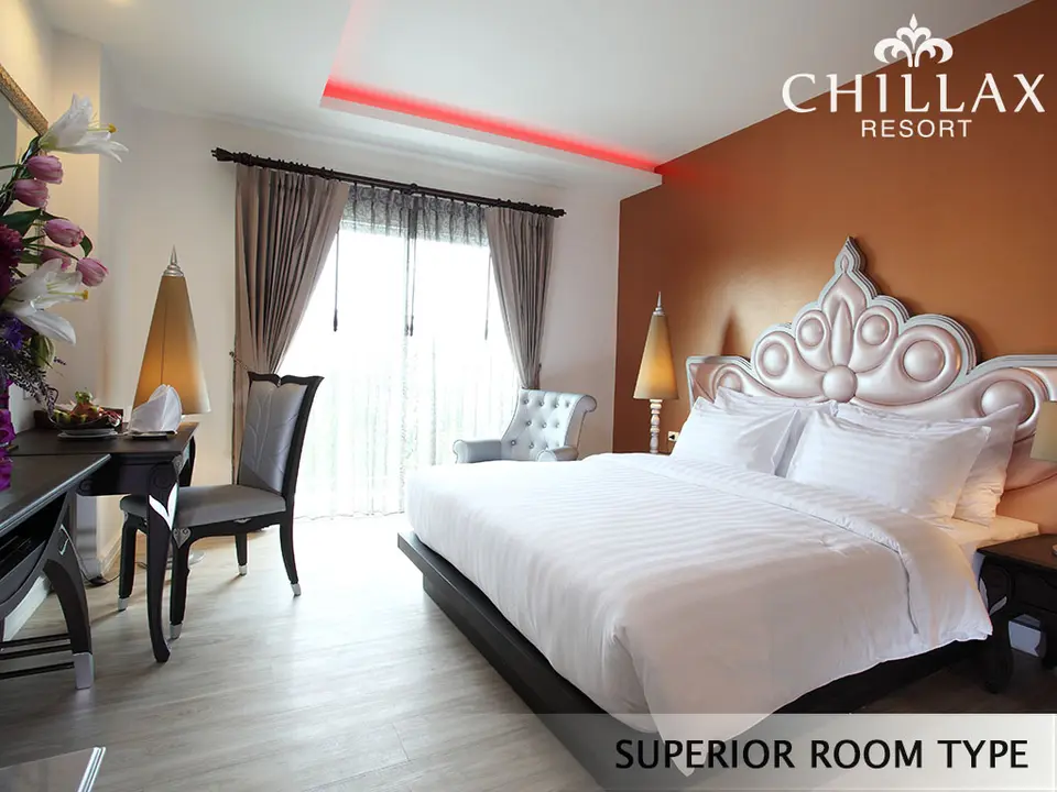 Superior hotel room with whirlpool bathtub — view 1