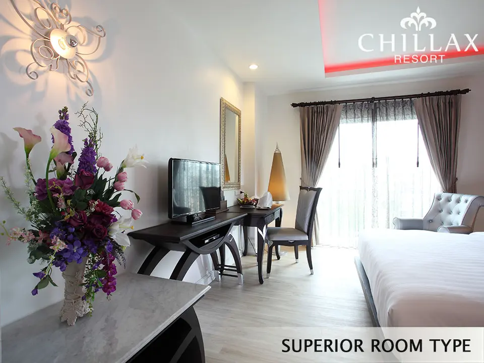 Superior hotel room with whirlpool bathtub — view 5