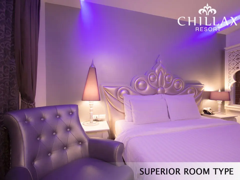 Superior hotel room with whirlpool bathtub — view 6