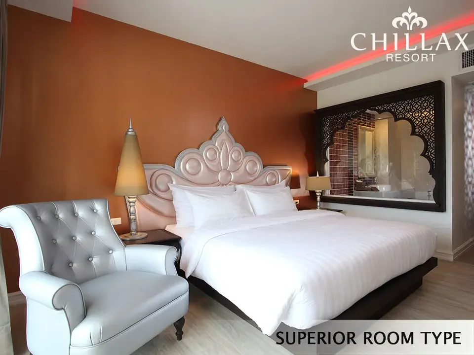 Superior hotel room with whirlpool bathtub — view 2
