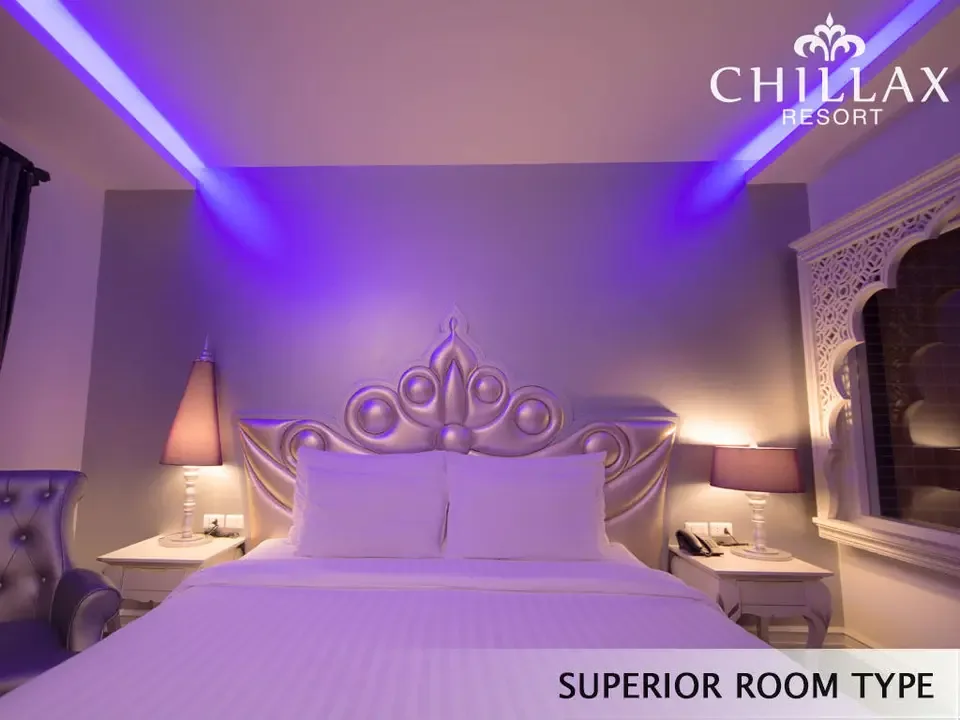 Superior hotel room with whirlpool bathtub — view 8