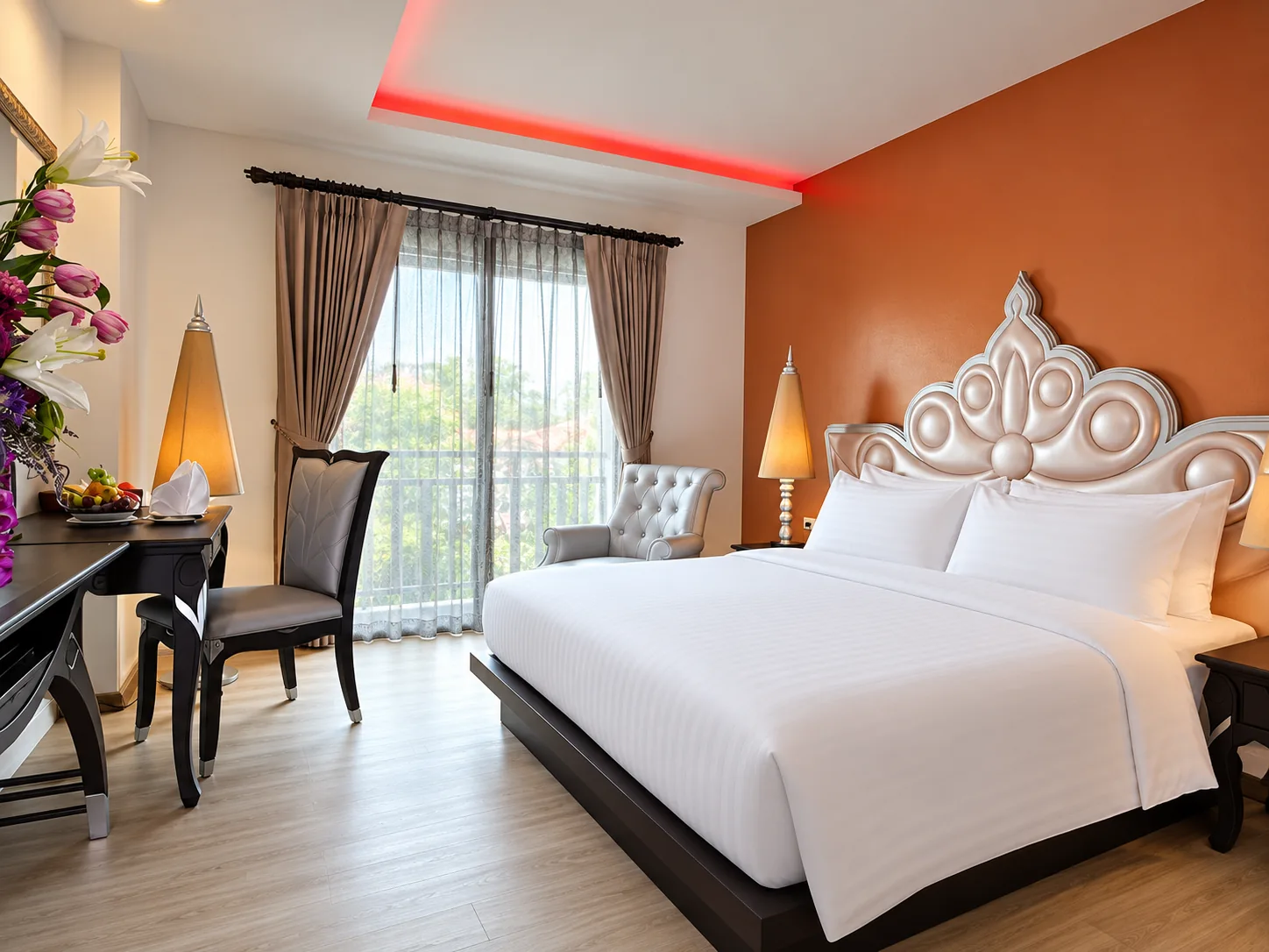 Superior hotel room with whirlpool bathtub — view 1