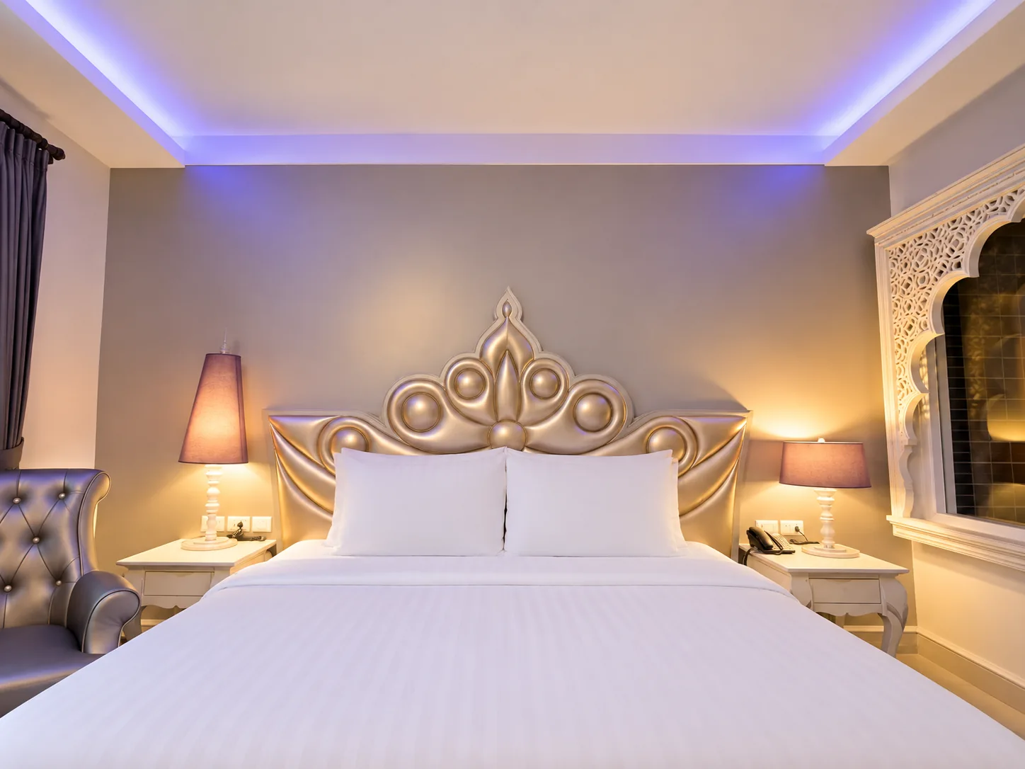 Superior hotel room with whirlpool bathtub — view 8
