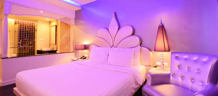 Honeymoon Hotel with Whirlpool bath rooms