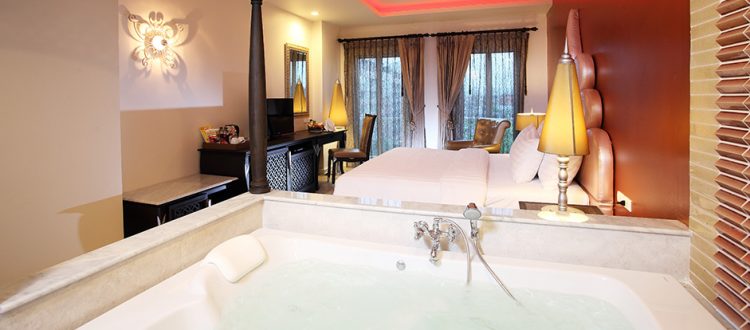 Luxury Boutique hotel with Whirlpool bath
