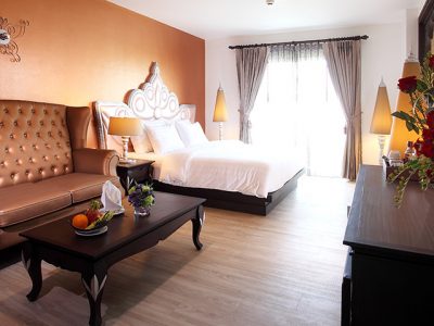 Best luxury hotel near Khaosan road