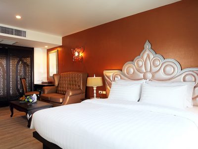 Luxury hotel near Khaosan road